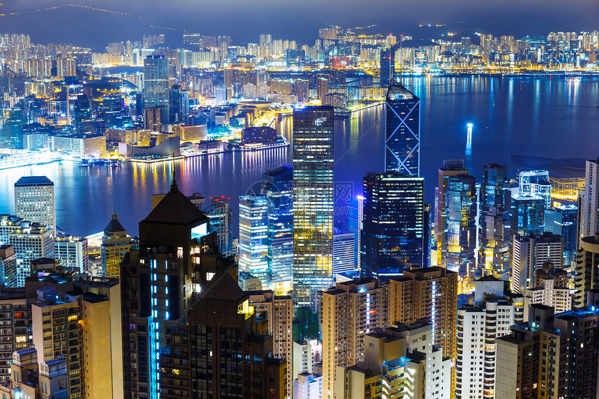晚上在香港顶峰建筑物市中心景观金融风景夜景港口都市地标图片