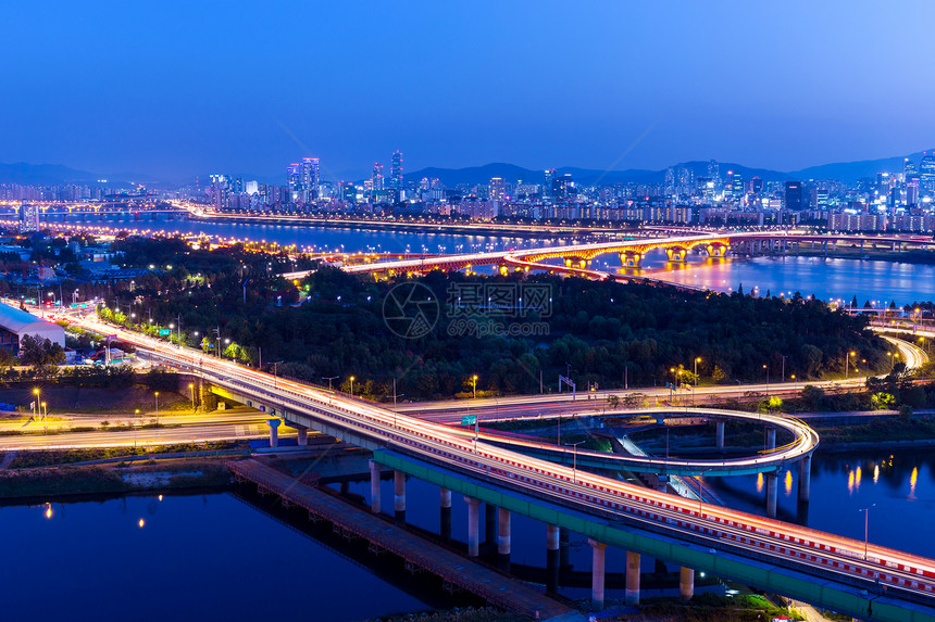 首首城市之夜天空踪迹日落大桥景观圣水交通通道办公室天际图片