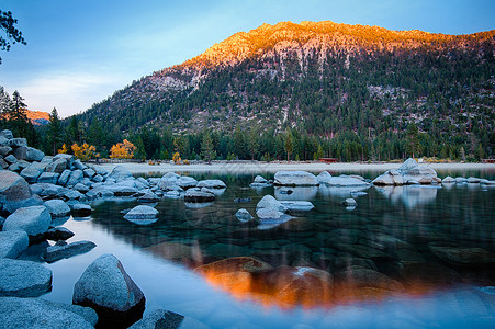 塔霍湖自然水平季节反射场景爬坡岩石石头风景摄影高清图片