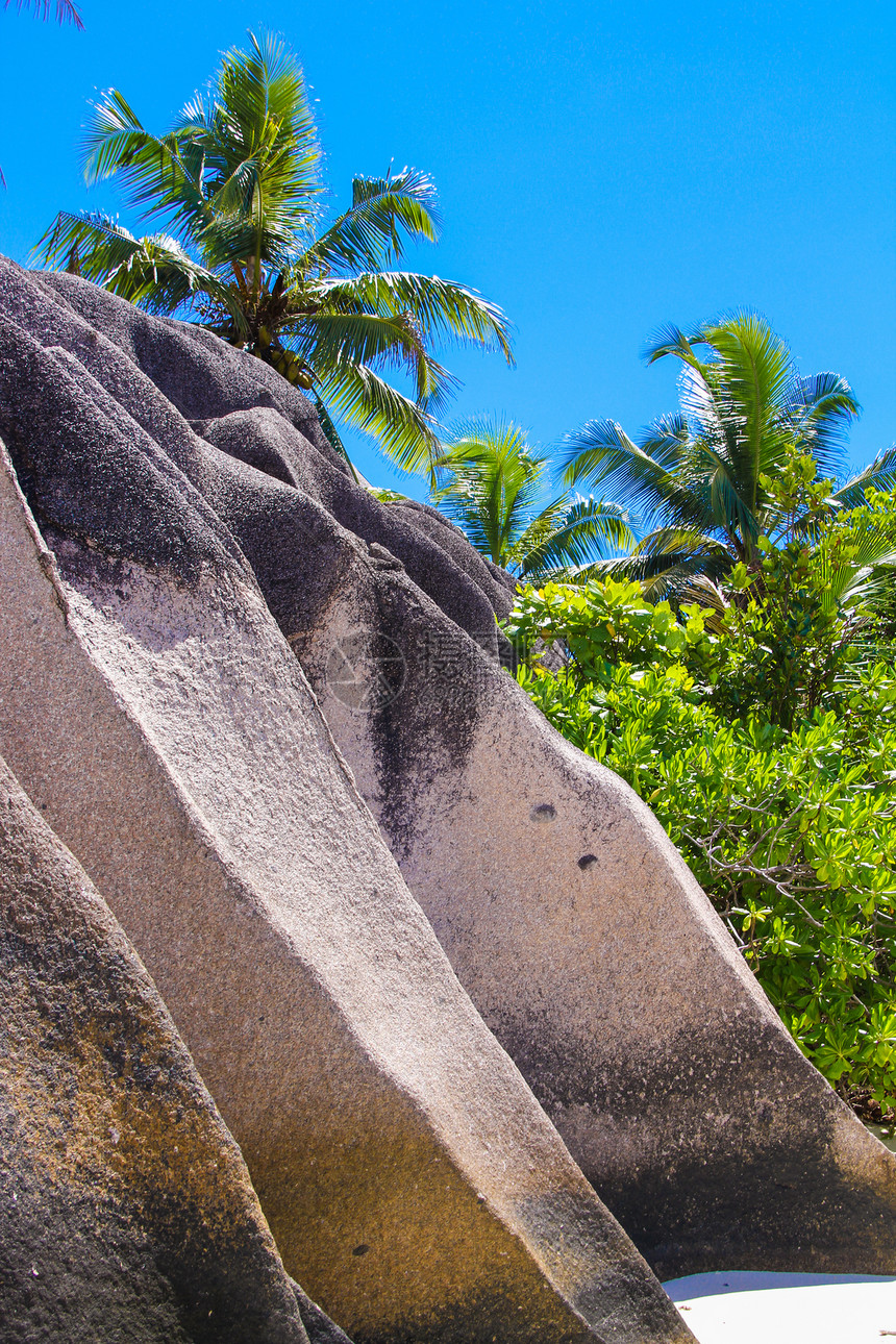 塞舌尔大平滑的岩石海岸海岸线海滩花岗岩支撑悬崖石头蓝色海景旅行海洋图片
