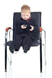 带电话的小生意人细胞白色商业男生快乐微笑扶手椅孩子商务技术背景图片