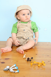 宝宝男孩绿色男生衬衫眼睛工作室童年男性蓝色孩子婴儿棕色的高清图片素材