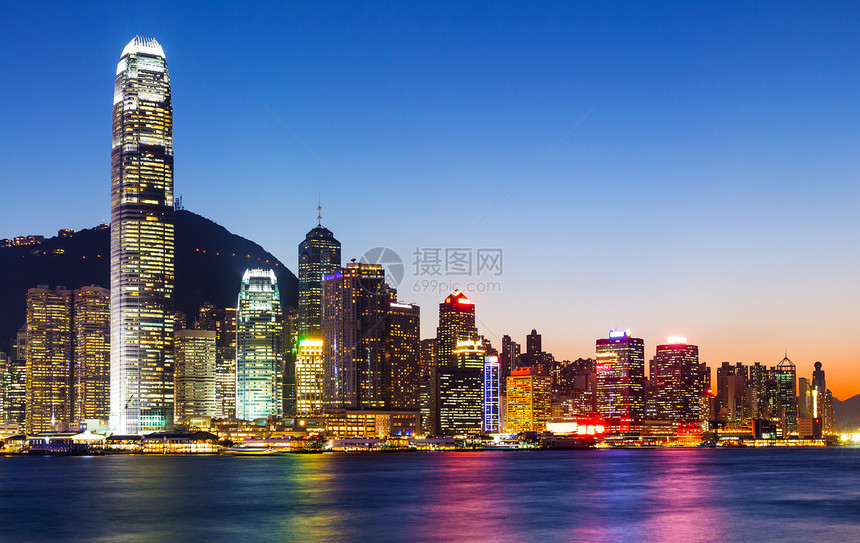 香港之夜城市摩天大楼港口场景建筑码头办公室市中心地标经济图片