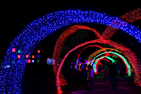 新的一年 有亮光的隧道烟花彩虹城市灯光线条光速交通运动速度庆典背景图片
