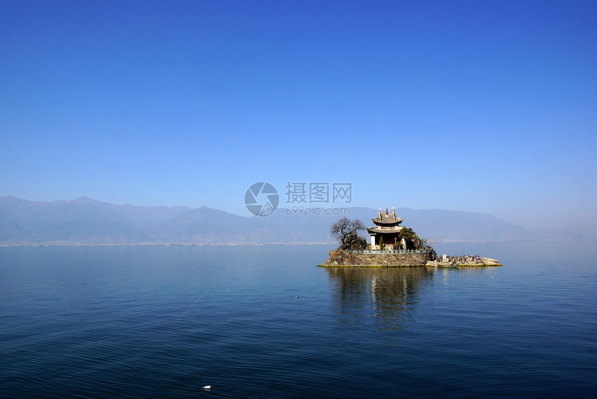 中国云南省达利Erhai湖城市天气旅行蓝色码头农村场景村庄国家文化图片