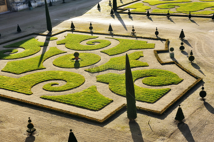 凡尔赛城堡的橙色公园旅行皇家历史地标旅游遗产花园艺术历史性图片