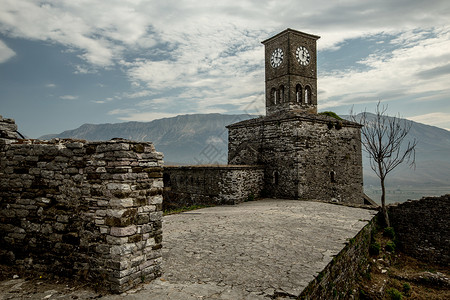阿尔巴尼亚Gjirokastra老城的钟塔高清图片
