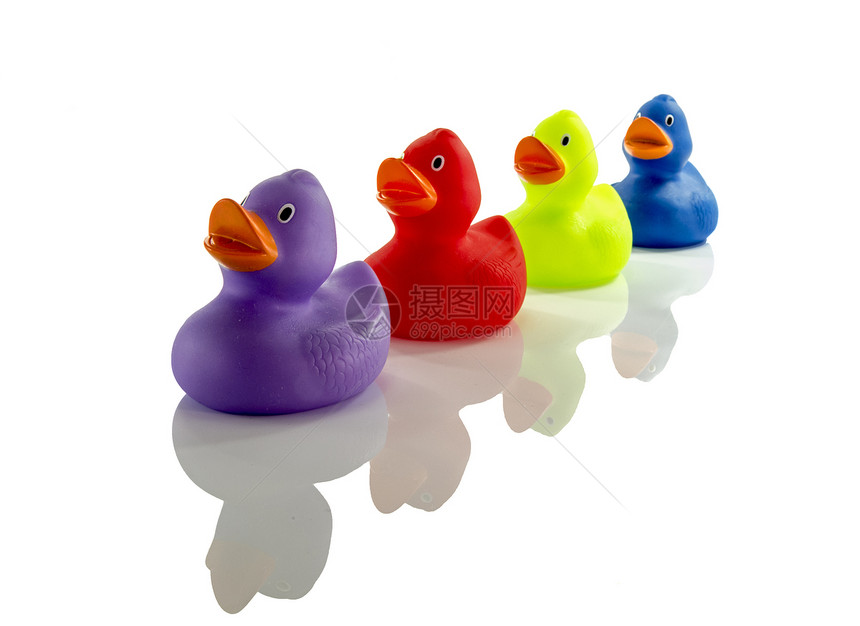 白上隔离的玩具橡胶鸭黄色白色粉色鸟类绿色弹性眼睛红色鸭子微笑图片