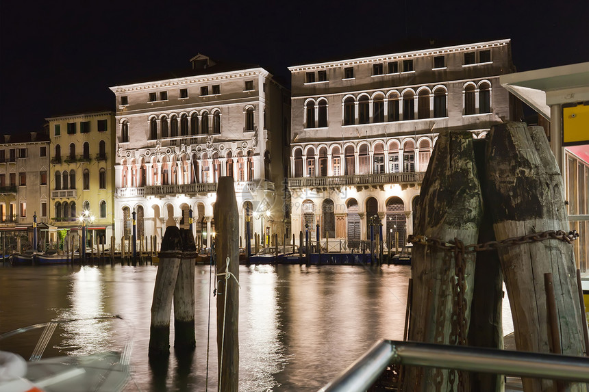 夜里威尼斯建筑学旅行运河旅游游客城市建筑天空地标街道图片