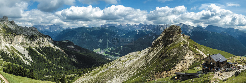 多洛米人山区地貌天气旅行山脉假期运动旅游全景森林极限图片