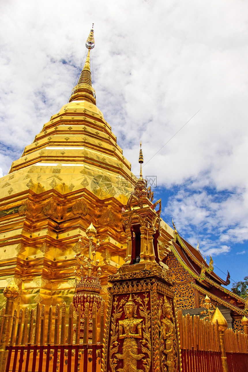 寺宗教寺庙土井雕像游客地标旅行佛教徒金子天空图片