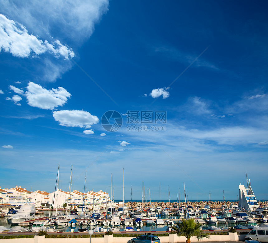 西班牙卡斯特利翁的阿尔科塞伯尔码头建筑学场景天空建筑帆船地标运动海岸假期海洋图片