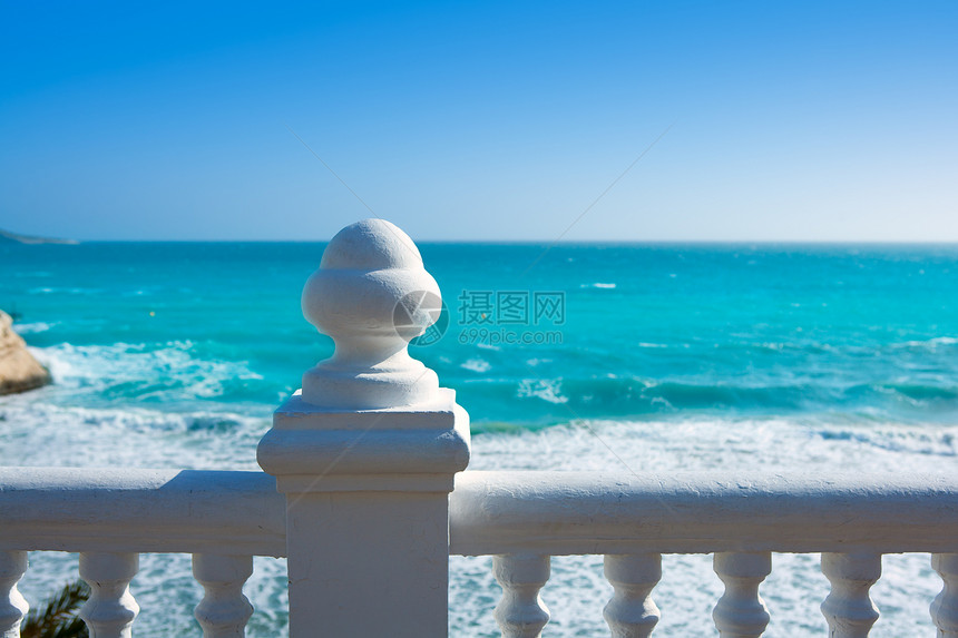 白巴勒斯贸易中地中海海洋的贝尼多尔姆湾旅游天空蓝色粉饰海景观众海滩凉亭公寓支撑图片