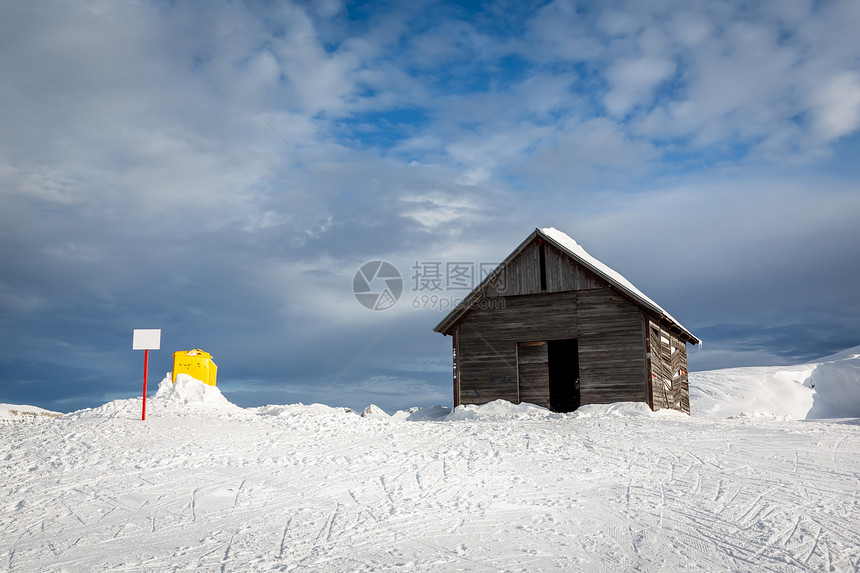 意大利意大利阿尔卑斯山度假胜地旧仓库旅行顶峰旅游首脑建筑学天空假期谷仓滑雪房子图片