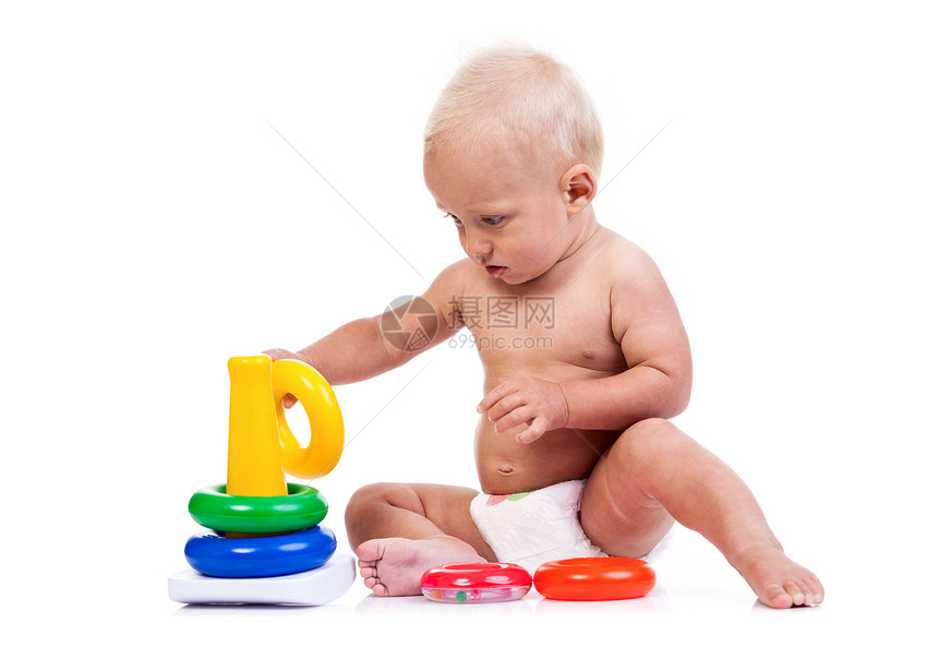 小可爱男孩玩金字塔玩具 白色身体轮子尿布戒指婴儿塑料孩子游戏金发女郎男生图片