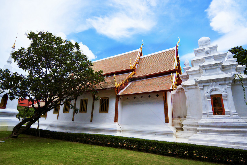 泰国 清迈 法拉塔尔杜伊神庙宗教装饰品佛教徒金子异国寺庙佛陀热带游客情调图片