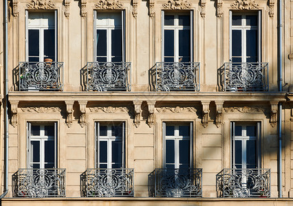 马赛的经典窗口建筑窗户背景图片