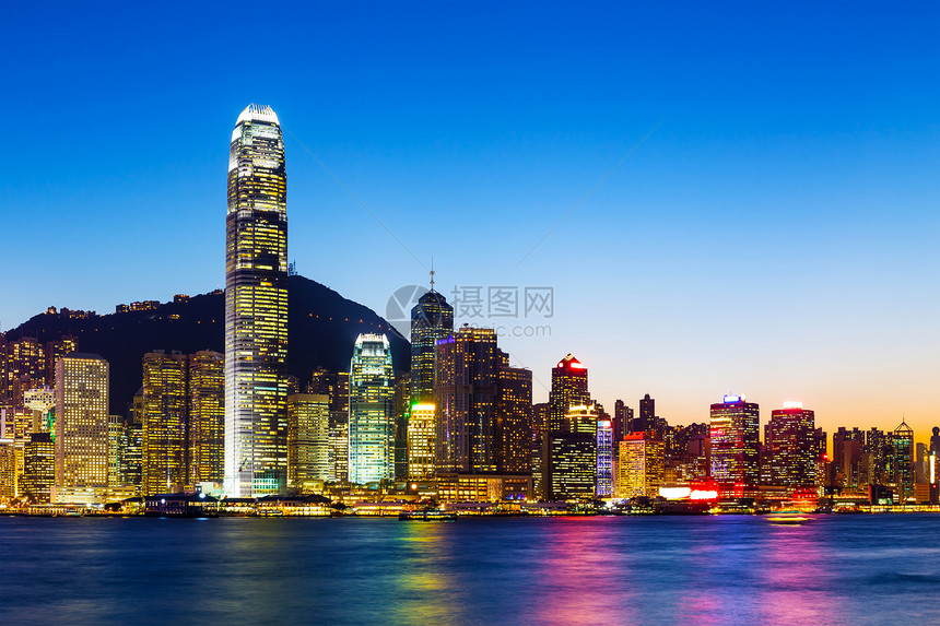 香港之夜海景建筑学港口景观天际摩天大楼建筑帆船风景城市图片