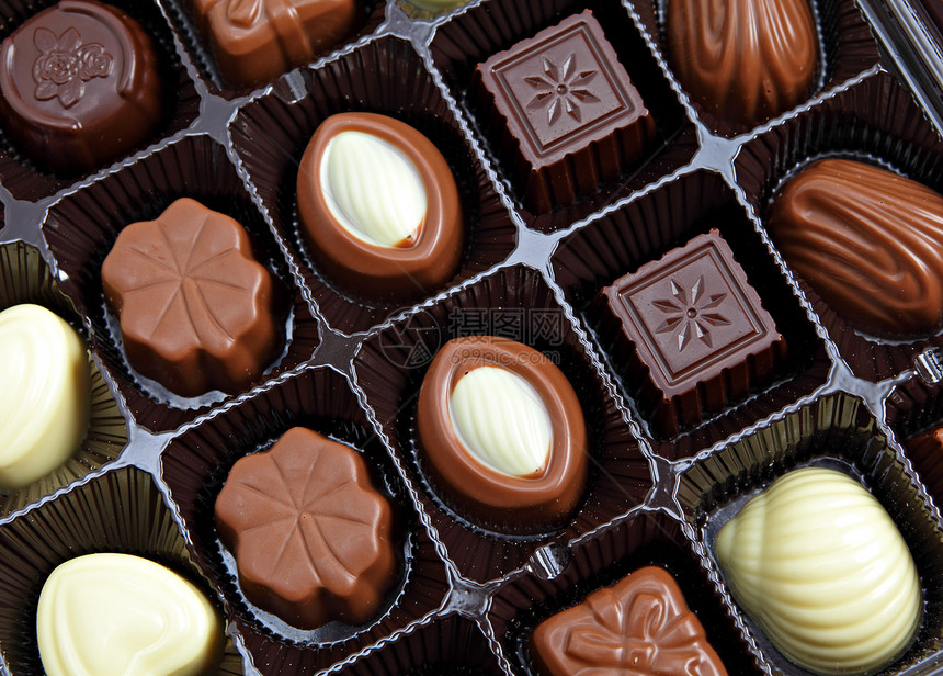 包装中各种巧克力制品图片