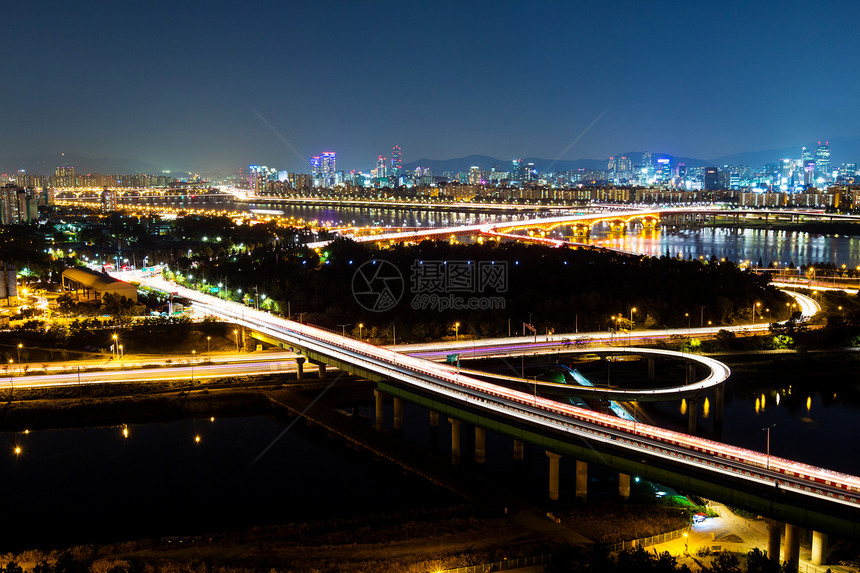 首尔市夜间踪迹通道办公室建筑日落住宅风景城市圣水团伙图片