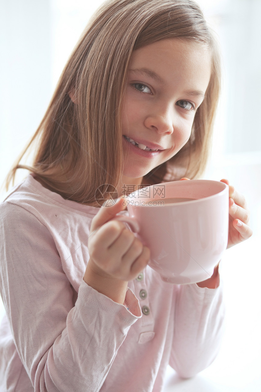 儿童饮可可可可童年咖啡店杯子咖啡女孩早餐睡衣孩子青春期图片