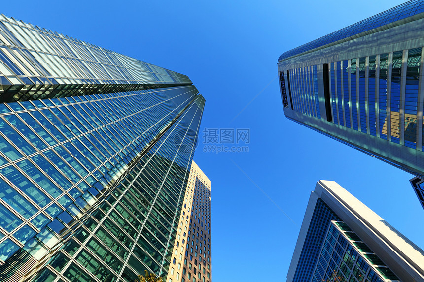 东京市内城市建筑物金融中心窗户蓝色摩天大楼天空建筑学玻璃图片