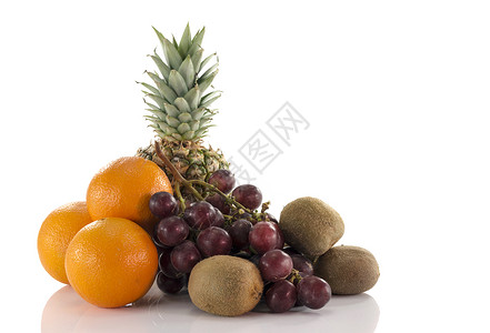 果实如橘子菠萝葡萄和汁紫色奇异果橙子浆果菠萝美食水果团体食物红色背景图片
