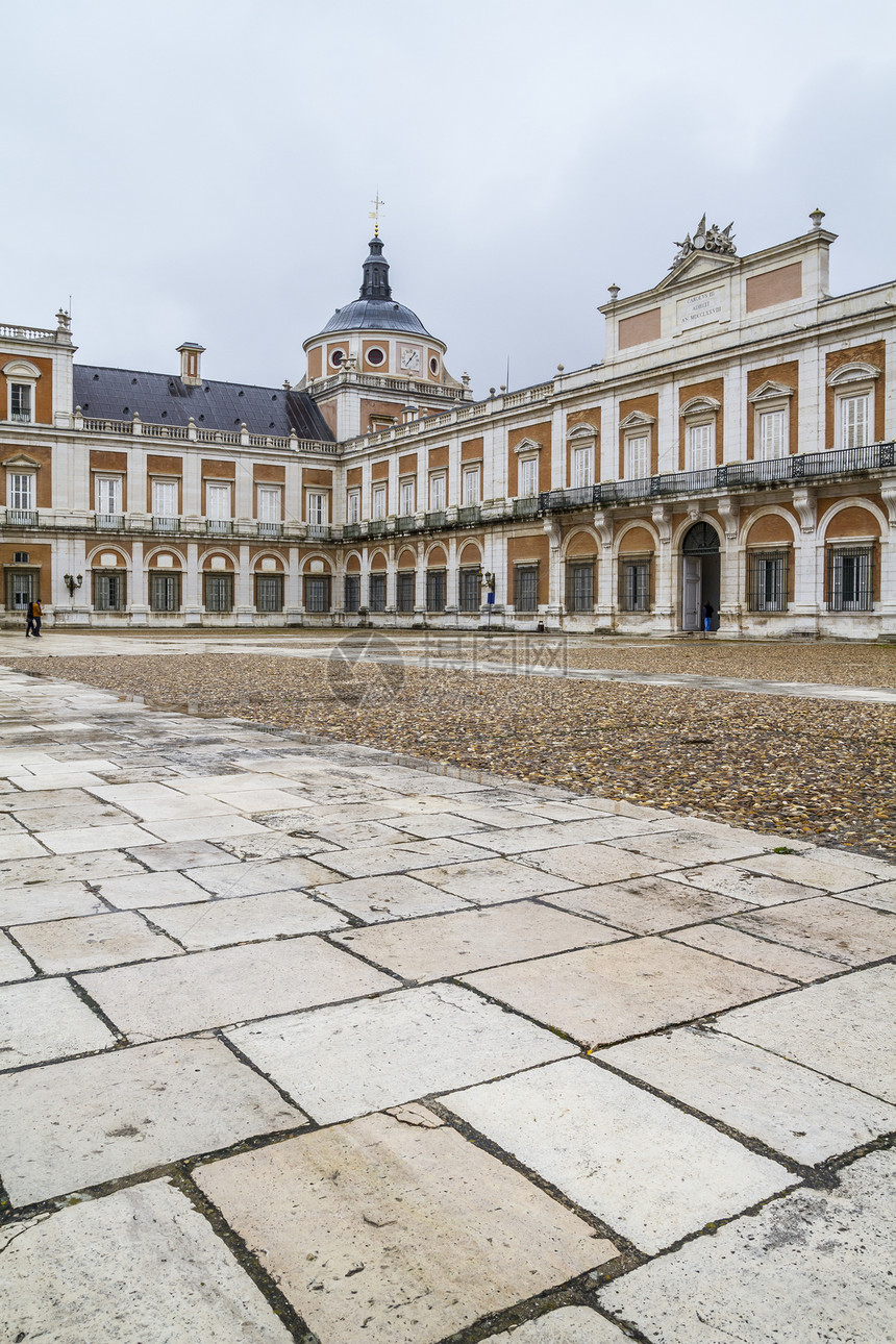 Aranjuez广场 西班牙马德里 世界遗产座落城堡花园阳光地标公园博物馆旅行贵族旅游柱子图片
