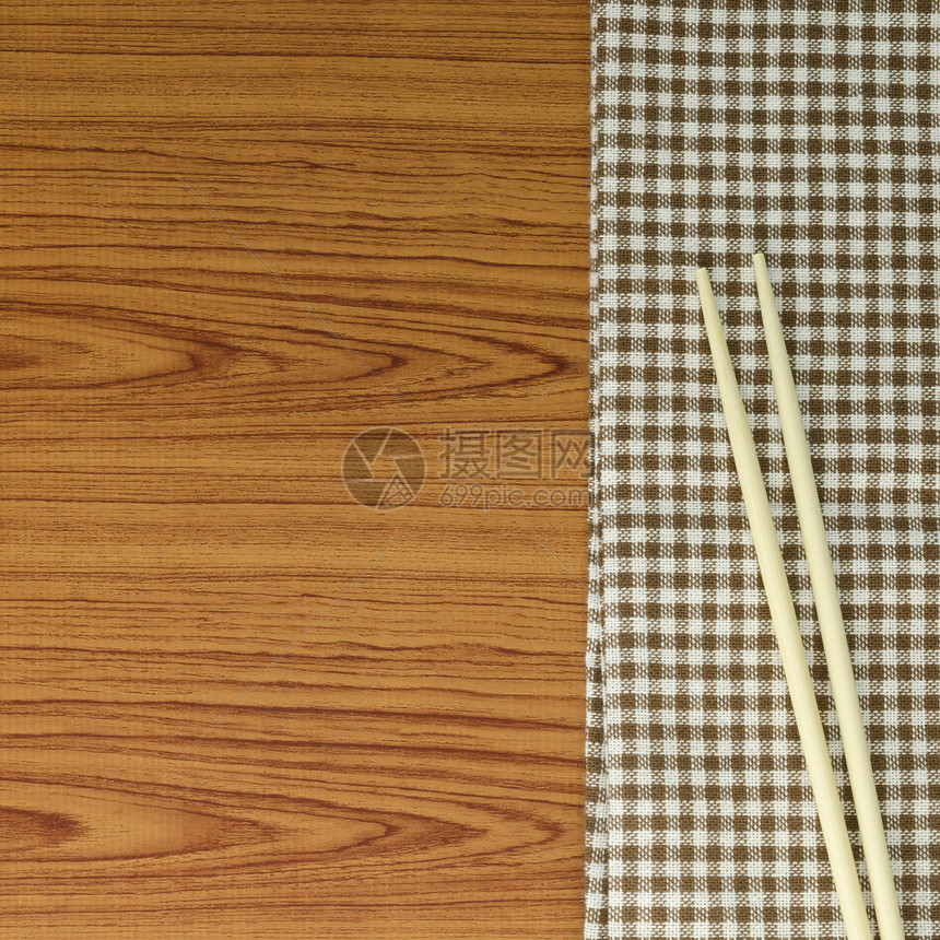 配有厨房毛巾的筷子午餐文化盘子桌布食物面条海鲜餐厅美食厨师图片