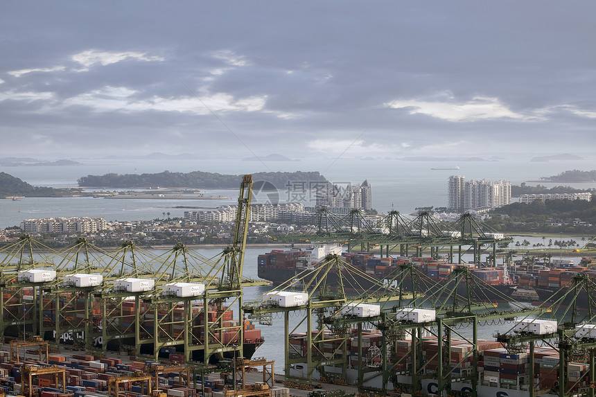 新加坡港货物船厂起重机商业卸载运输加载海港集装箱变压图片