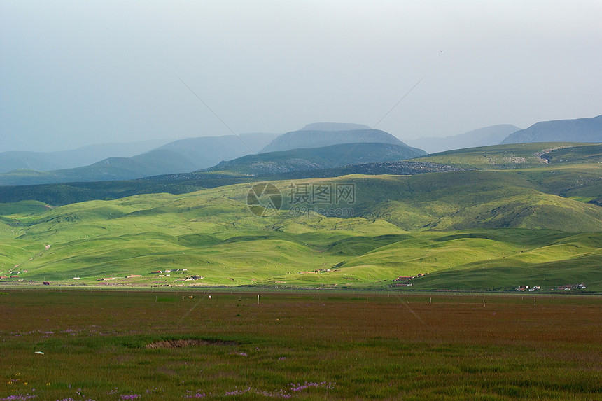山丘 牧场农业高原环保山脉天空旅游草原牧民家畜图片