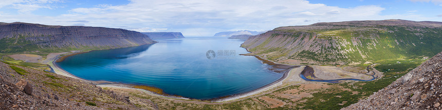 西冰岛地貌爬坡风景旅行海岸线镜子全景山脉环境房子场景图片