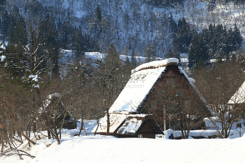 白川去村小屋瀑布合掌农场地标建筑遗产白川村庄松树建筑学图片