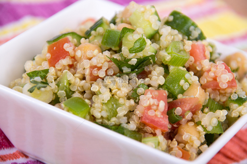 健康quinoa沙拉色彩桌子主菜黄瓜粮食饮食盘子食物生食蔬菜图片