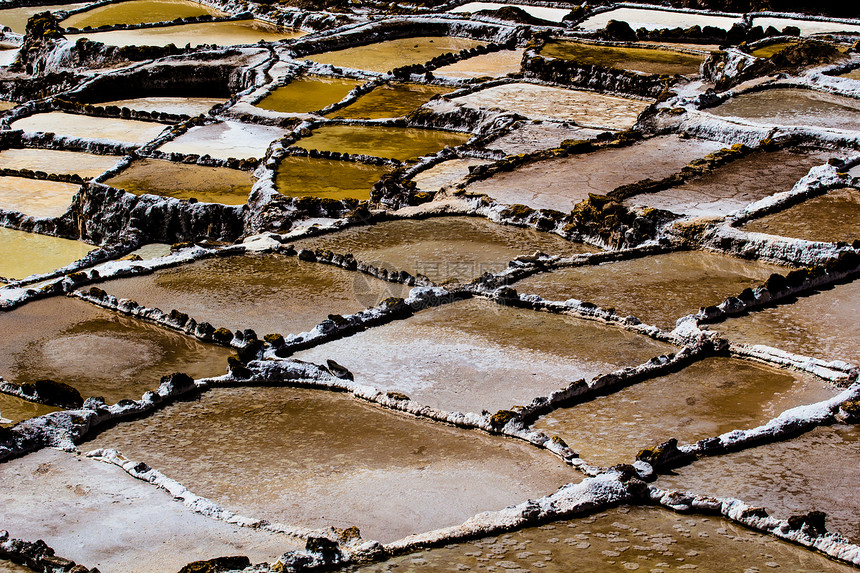 秘鲁 Pre Inca传统盐矿萨利纳斯天线生产平底锅盆地盐碱地海鳗山坡矿物阳台旅行图片