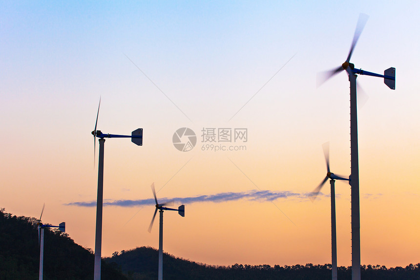 风力涡轮机发电机风车工业创新环境技术天空农场场地金属图片