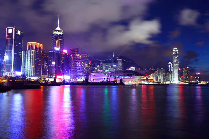 香港晚上的天线天空景观摩天大楼城市金融商业顶峰旅行办公室建筑学图片