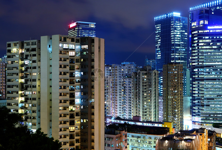 香港公寓楼夜间办公时间民众住宅建筑学生活景观建筑天空摩天大楼风景财产图片