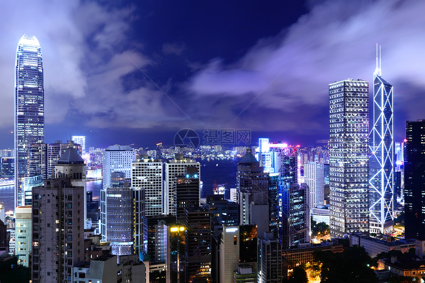 夜里香港市风景办公室市中心金融人群摩天大楼建筑物城市建筑景观场景图片
