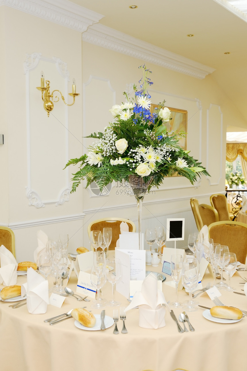 婚礼接待台房间派对餐厅餐具花朵桌子桌布玫瑰黄色接待图片