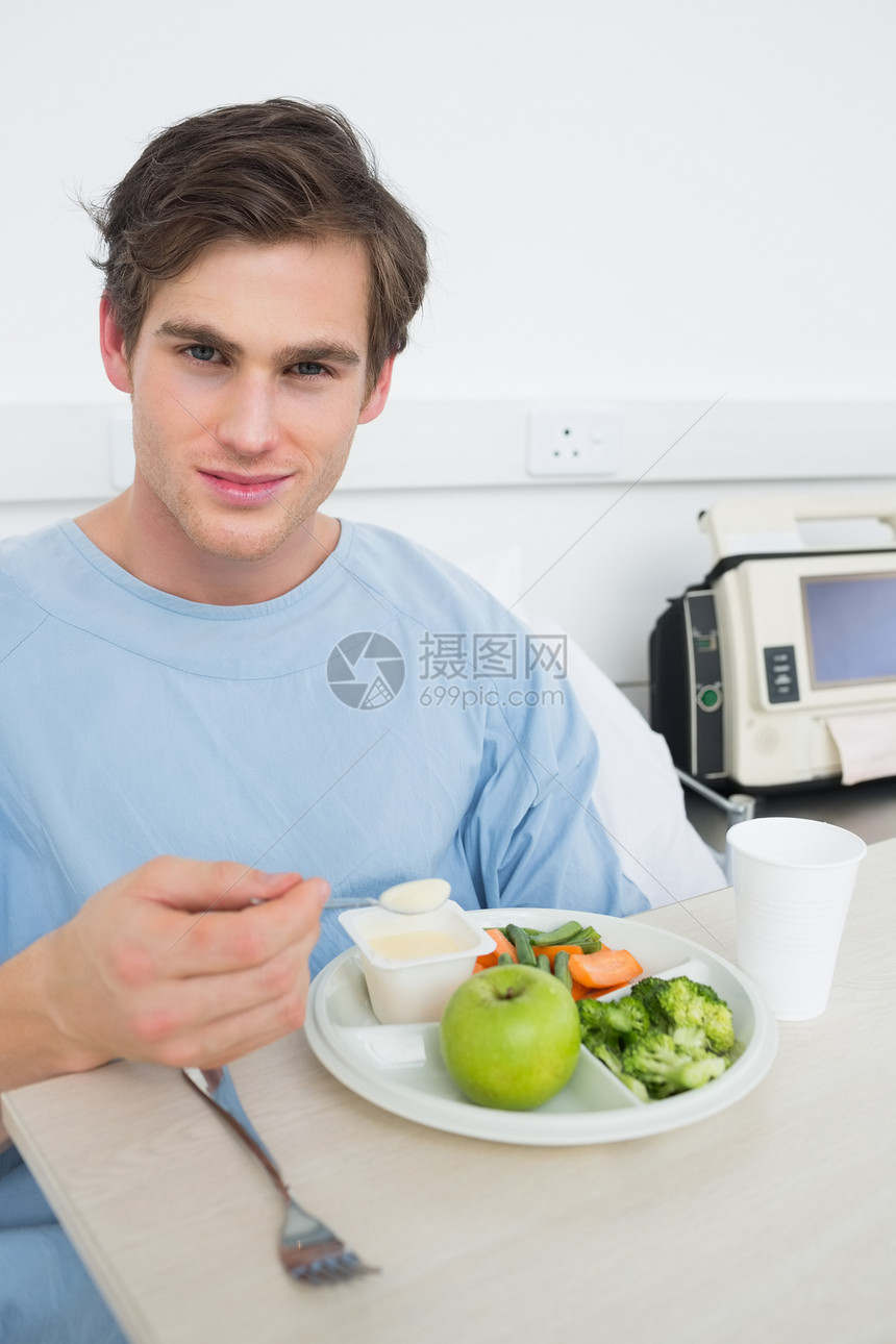 住院病人在医院吃健康食品图片