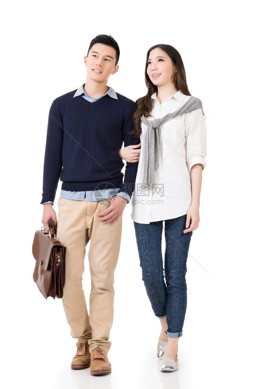 年轻有吸引力的亚洲夫妇男人女朋友公文包生活快乐幸福商业妻子夫妻男性图片