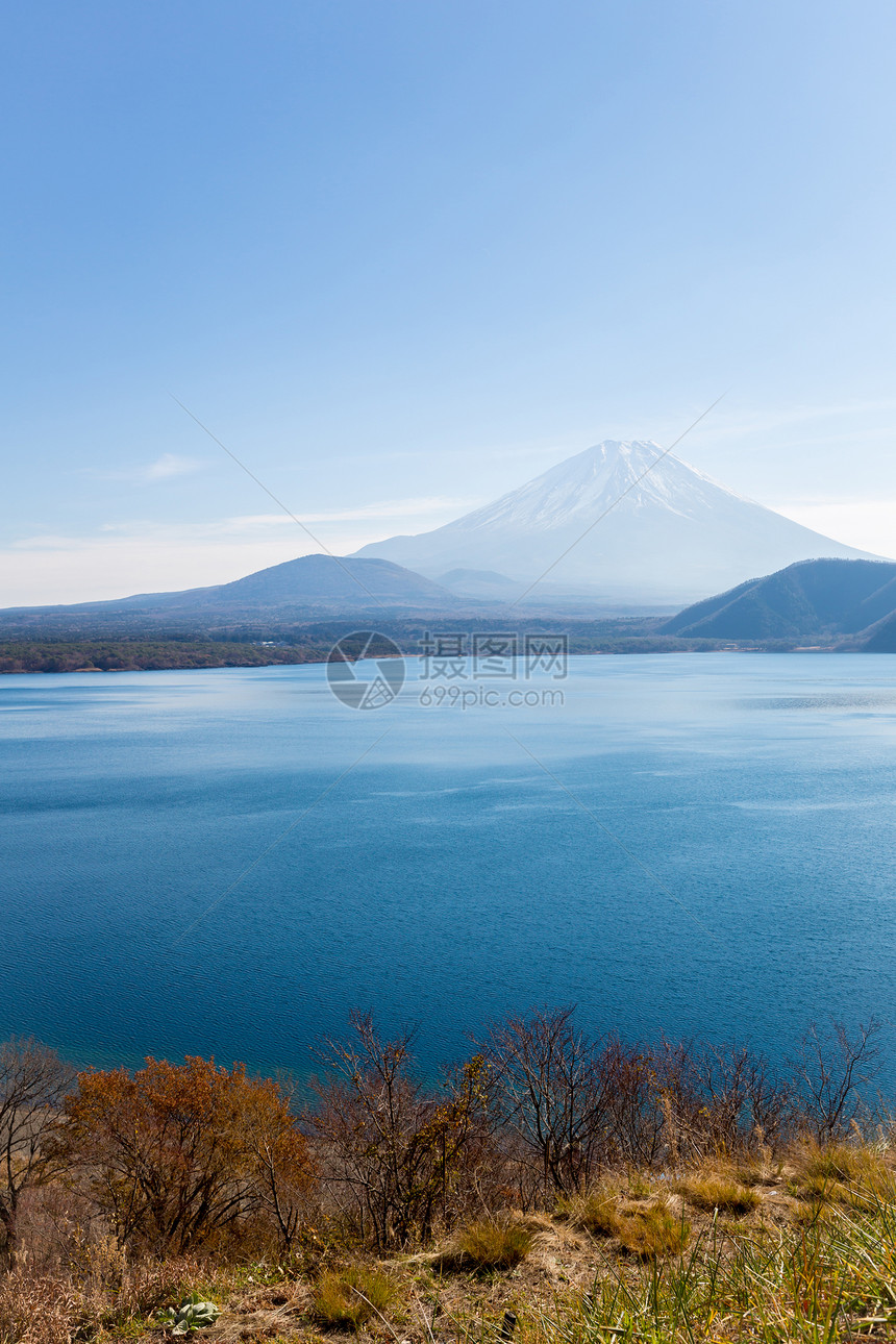 日本藤山山风景火山反射薄雾顶峰旅行公吨公园天空图片