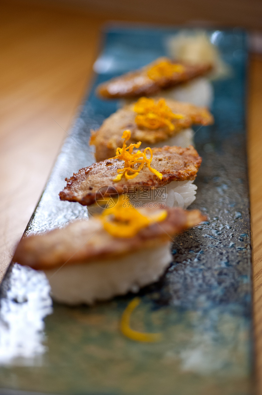 日式寿司炒鹅肝寿司美味油炸餐厅食物鱼片饮食盘子鹅肝美食图片