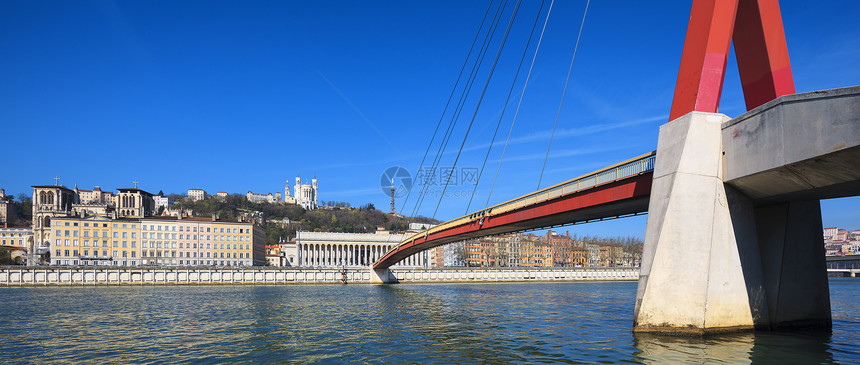 里昂萨昂河和人行桥全景图片