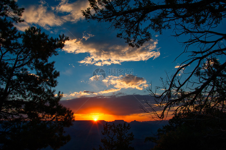 日落在大峡谷上目的地风景太阳摄影场景旅游天空橙子地质学水平图片