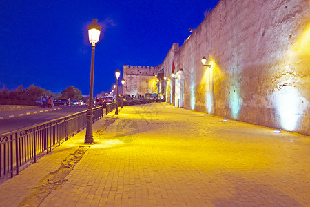 晚上在摩洛哥费斯街背景图片