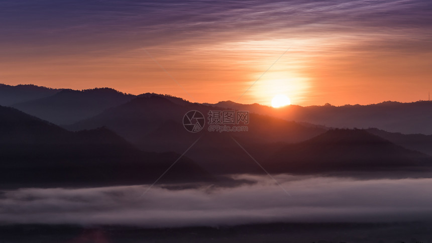 山地风景和周莱景点日出Pai山脉中心黄色天气建筑阳光红色橙子爬坡太阳图片