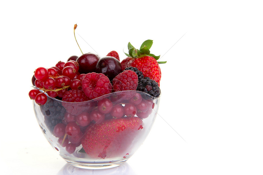 红色的夏季水果或浆果图片