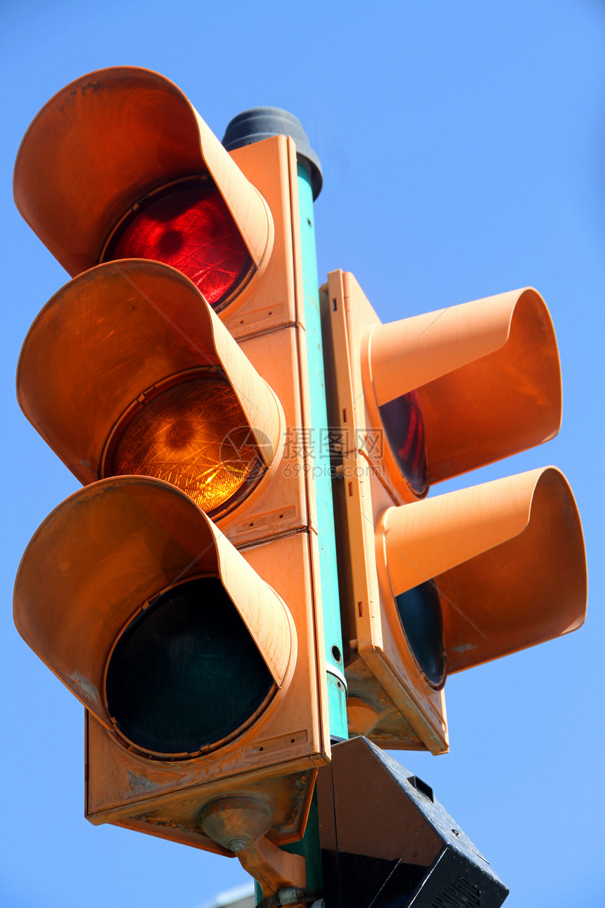 交通灯灯红绿灯控制信号天空蓝色安全城市路口照片街道图片